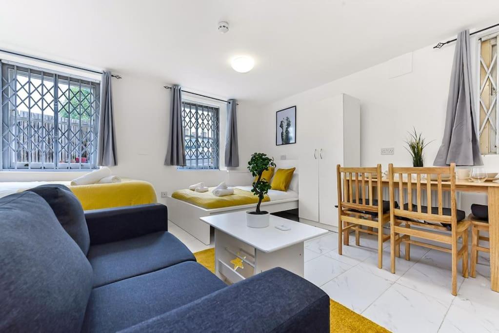Deluxe Near Camden Town Apartment